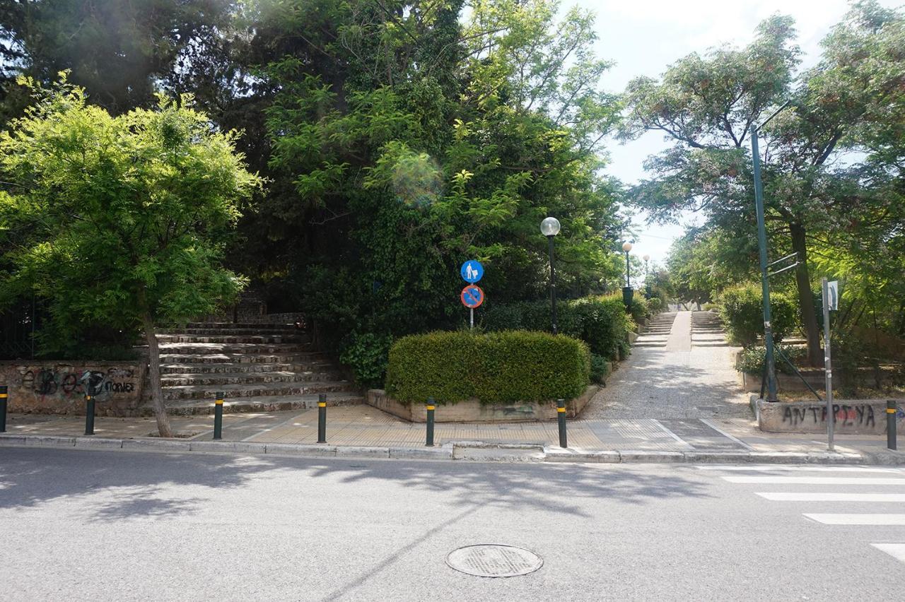 Independent Entrance Apt - 130M2 - Garden - Private Parking Διαμέρισμα Αθήνα Εξωτερικό φωτογραφία