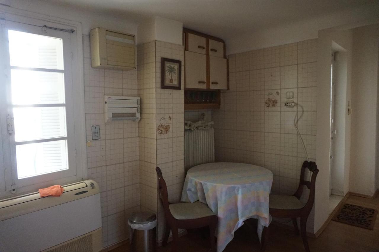 Independent Entrance Apt - 130M2 - Garden - Private Parking Διαμέρισμα Αθήνα Εξωτερικό φωτογραφία